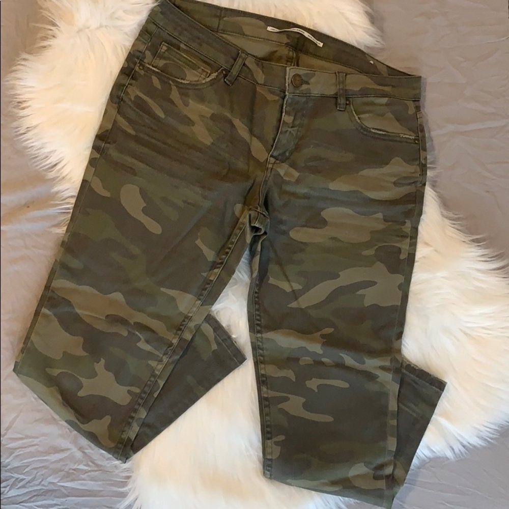Zara - camp print cropped jeans